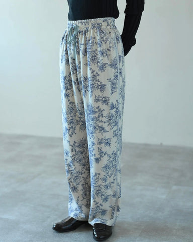 HERENCIA <br>Piping line floral print pants