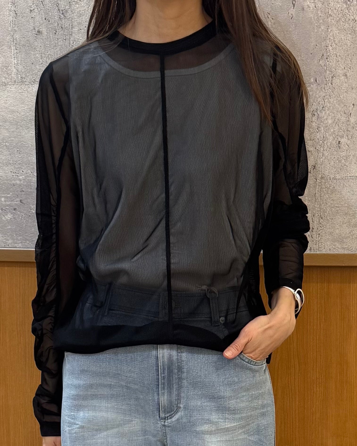 mink chair<br> アームギャザーネットチュールトップス