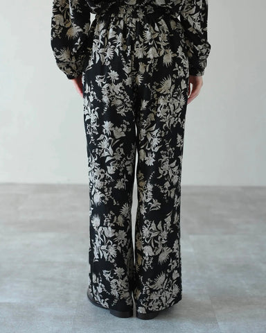 HERENCIA <br>Piping line floral print pants