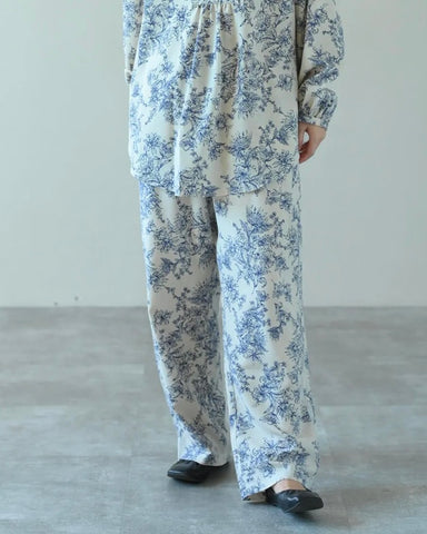 HERENCIA <br>Piping line floral print pants
