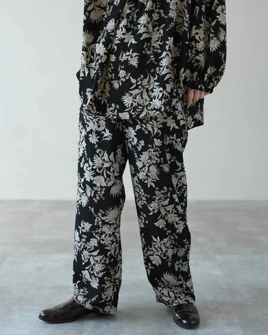 HERENCIA <br>Piping line floral print pants