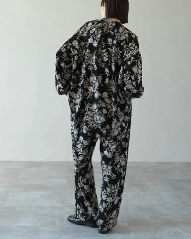 HERENCIA <br> Covered button floral print blouse