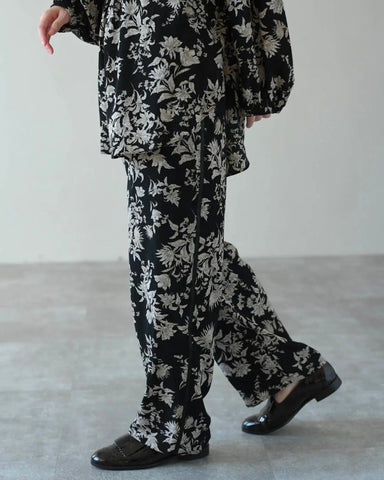HERENCIA <br>Piping line floral print pants