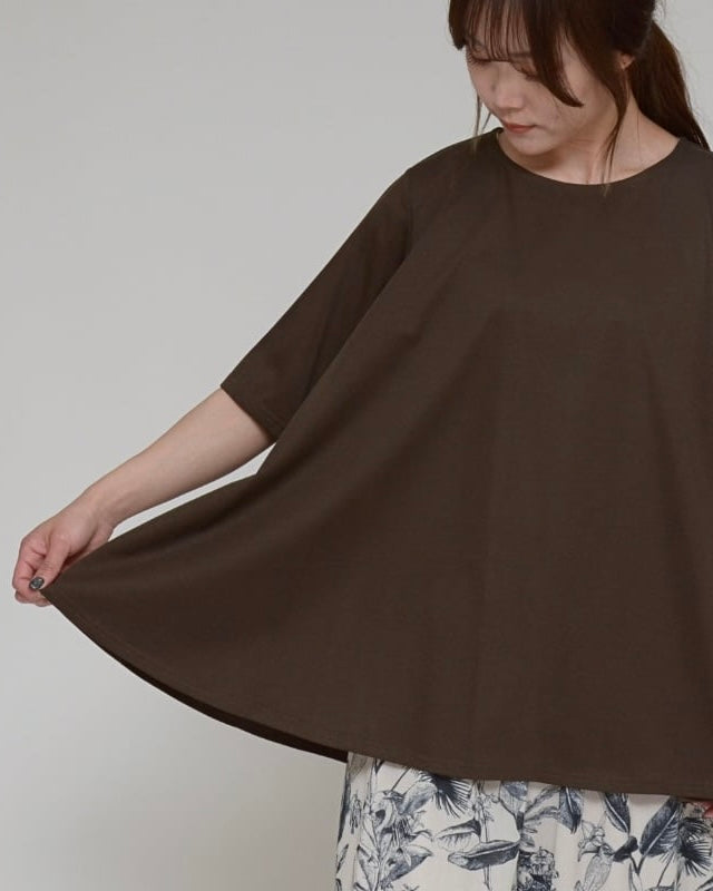 Praia<br> バックフレアーTシャツ