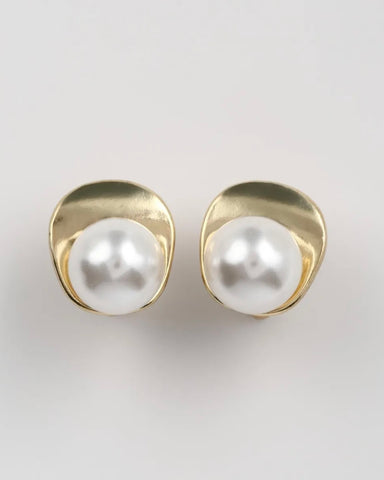 Nothing And Others<br>Big pearl Simple Pierce
