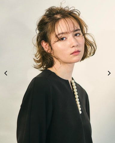 anana<br> パールキーネックブラウス