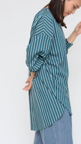 Praia<br> バックプリーツストライプブラウス