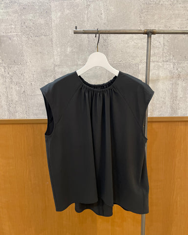 DONEEYU<br> ノルディスギャザーネックフレンチスリーブブラウス