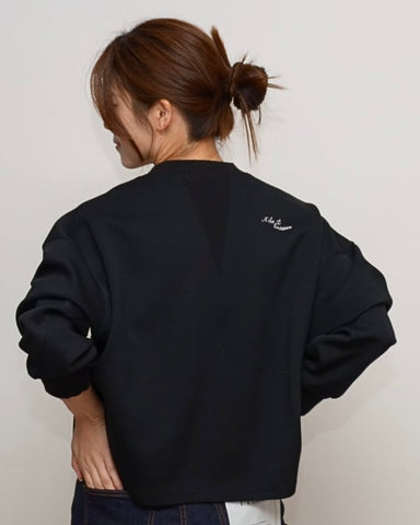 12月5日ライブPraia<br> 立体ステッチ ロゴ入りショート丈トップス