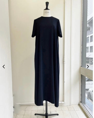 anana<br> 速乾シンプルAライン半袖マキシワンピース