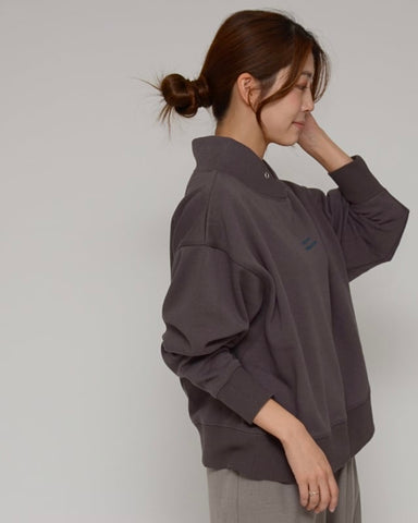 Praia<br> ボンバーヒート フェイクパーカープルオーバー