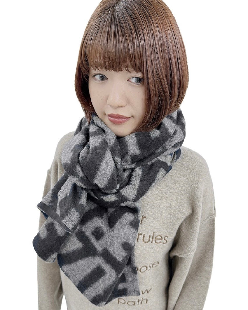 ayane予約<br>インポート生地ロゴショール（限定）