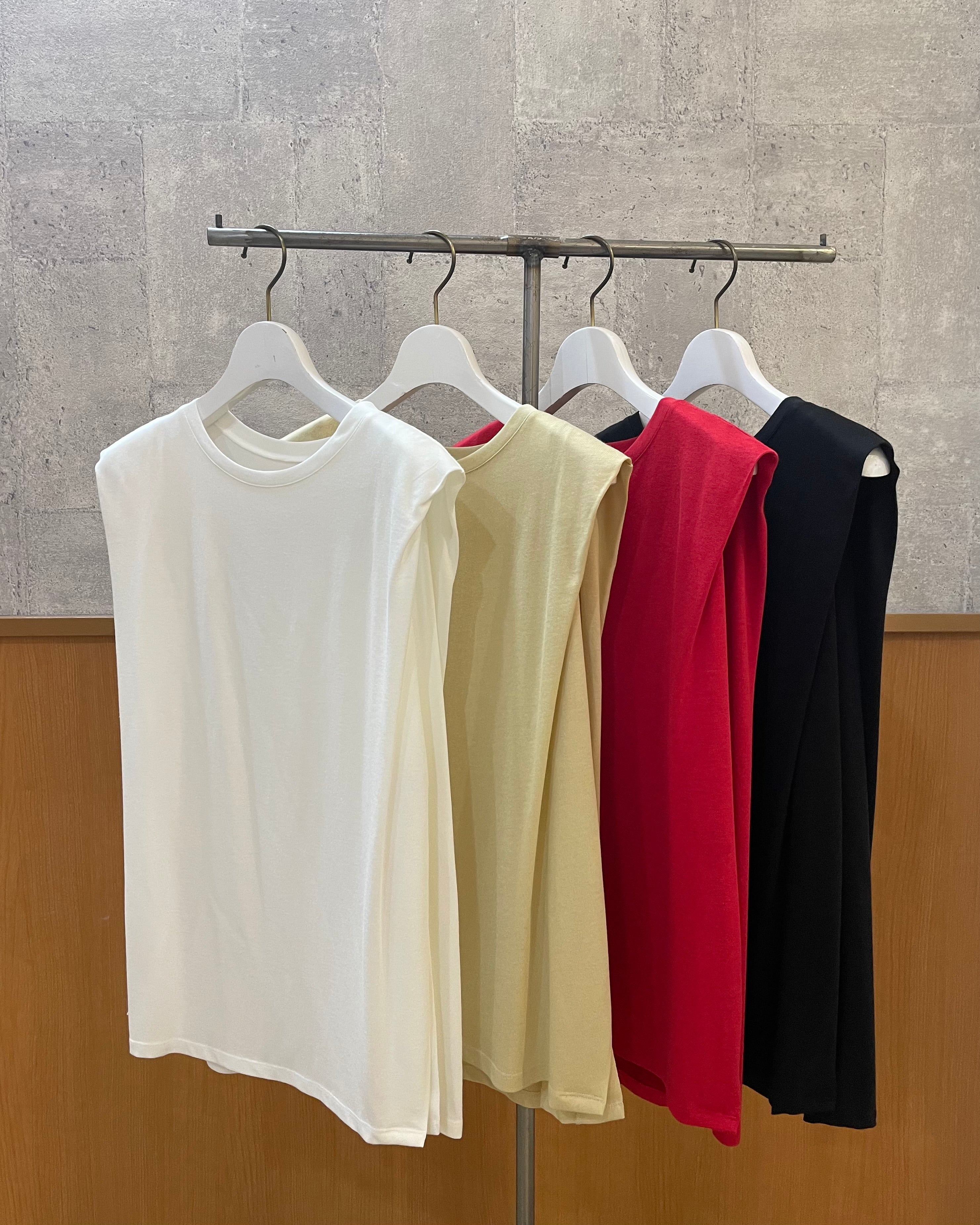 cafune<br>サイドスリットノースリーブ