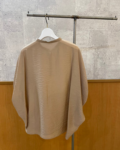 インスタライブ DONEEYU<br>ドルマンブラウス