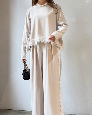 anana<br>レーストリムフレアブラウス