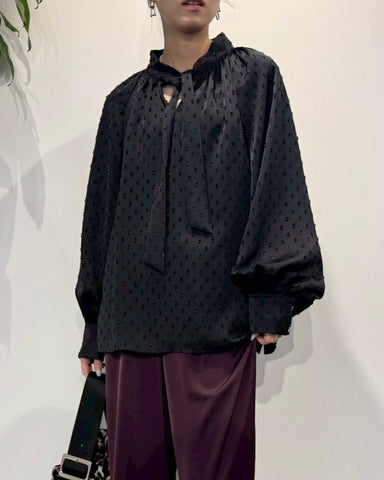cafune<br>ドット刺繍ボウタイブラウス