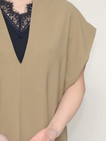 Praia<br>キーネックブラウス