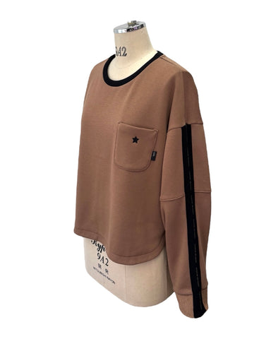 12月5日ライブayane<br>スター刺繍ボンバープルオーバー