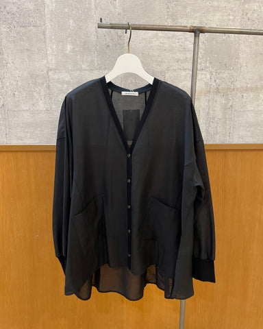 mink chair<br>シアーポケットＶネックブラウス