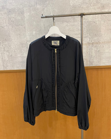 Margaux Vintage<br>撥水ナイロンノーカラーブルゾン