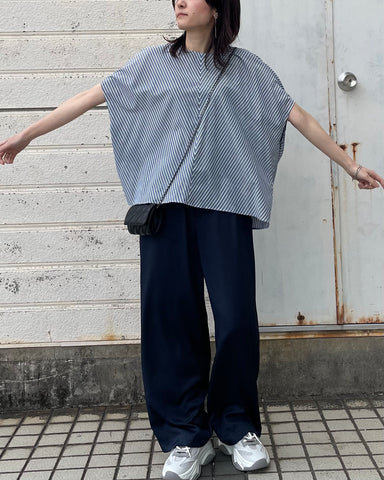 DONEEYU<br>ストライププルオーバーブラウス