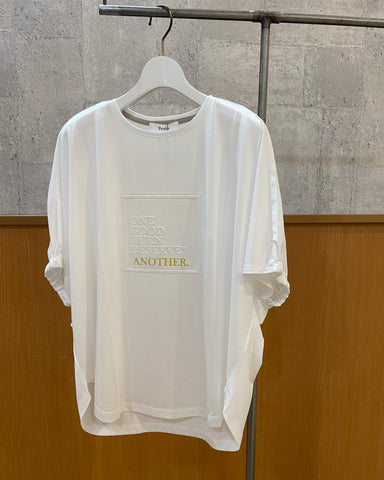 Praia<br>シルケット綿・立体ロゴTシャツ