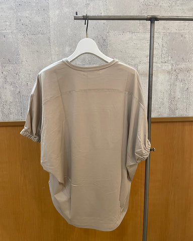 Praia<br> シルケット綿・ボックスロゴTシャツ