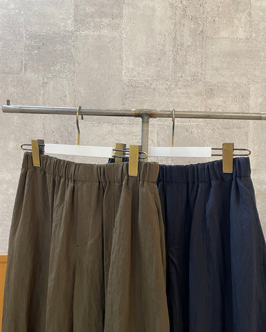 ma couleur<br>マットサテンカーブパンツ