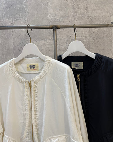 Margaux Vintage<br>撥水ナイロンノーカラーブルゾン