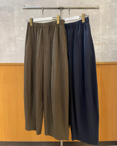 ma couleur<br>マットサテンカーブパンツ