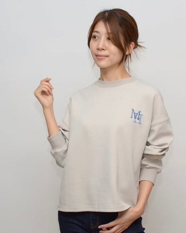 12月5日ライブPraia<br> 立体ステッチ ロゴ入りショート丈トップス