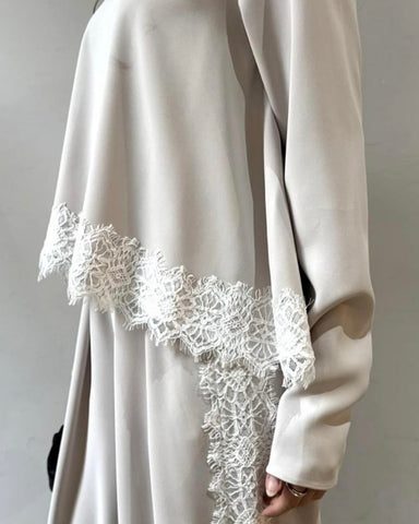 anana<br>レーストリムフレアブラウス