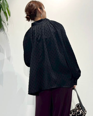 cafune<br>ドット刺繍ボウタイブラウス
