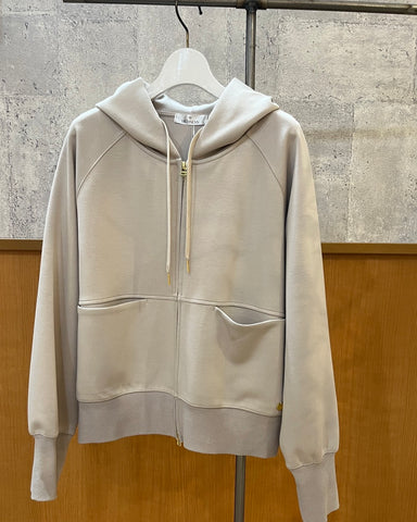 10月4日<br> mink chair<br>ダンボールニットパーカー