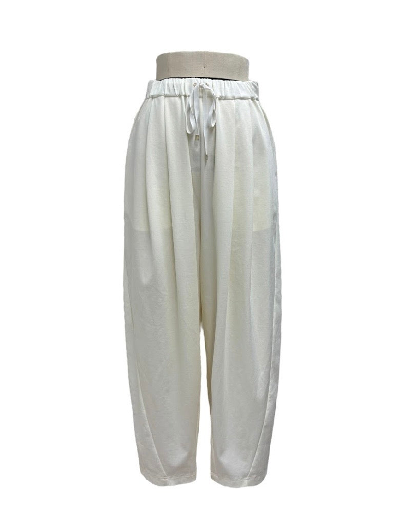 ayane予約<br> ポンチ素材バレルレッグパンツ