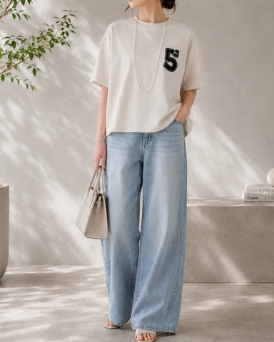 Praia<br>ワッペン付きショート丈Tシャツ