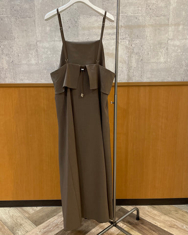mink chair <br>バックフリルキャミワンピース