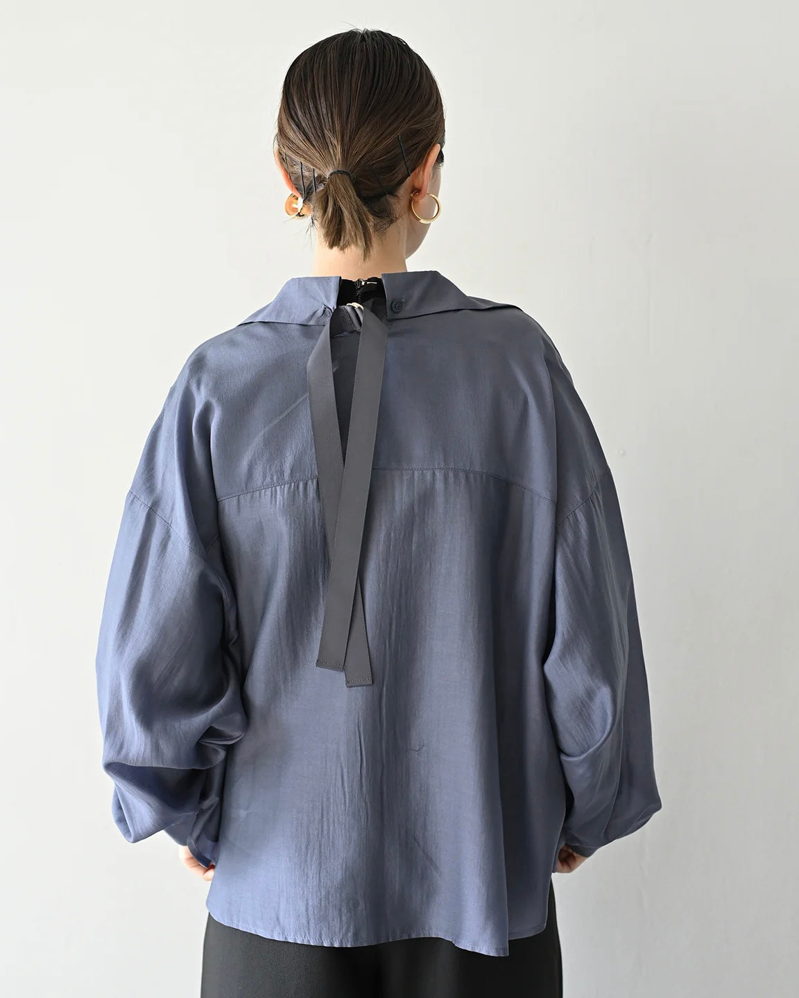 Herencia<br>Back Ribbon Relax Blouse