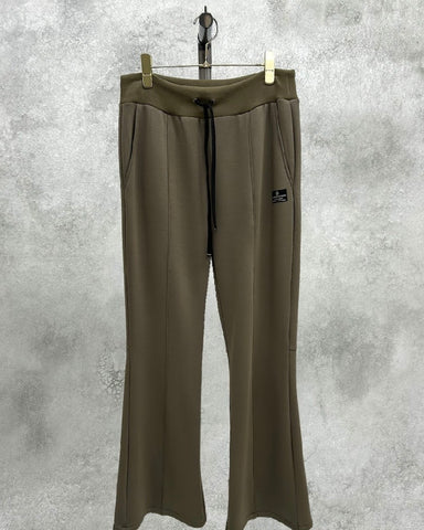 ayane予約<br>裏起毛フレアパンツ