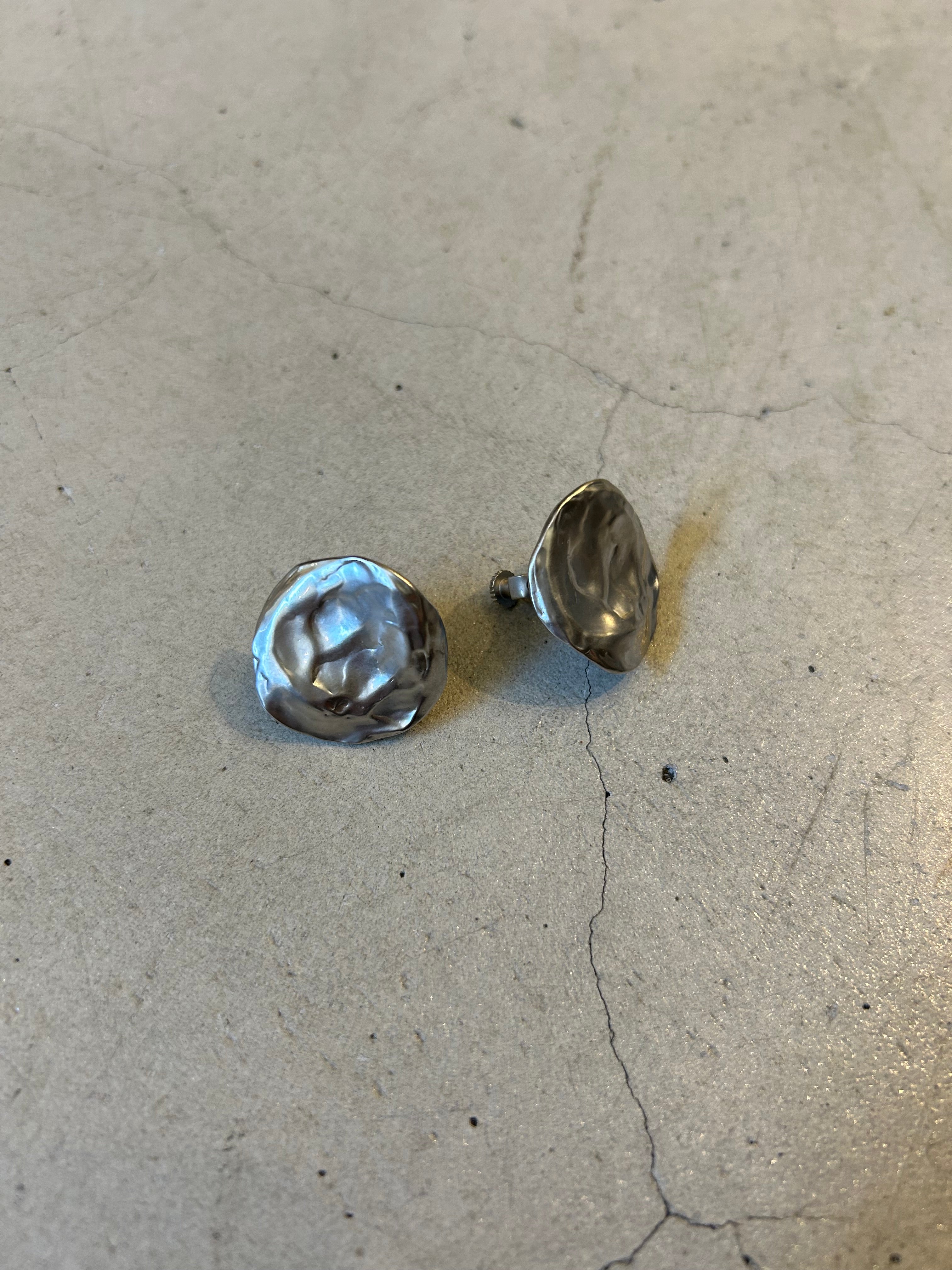 Sea'ds Mara<br>Restructure curve earring