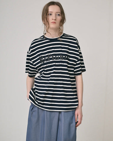 Herencia<br>Reframe Border Logo Relax T-Shirt