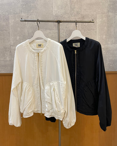 Margaux Vintage<br>撥水ナイロンノーカラーブルゾン
