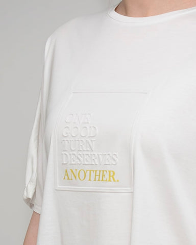 Praia<br> シルケット綿・ボックスロゴTシャツ