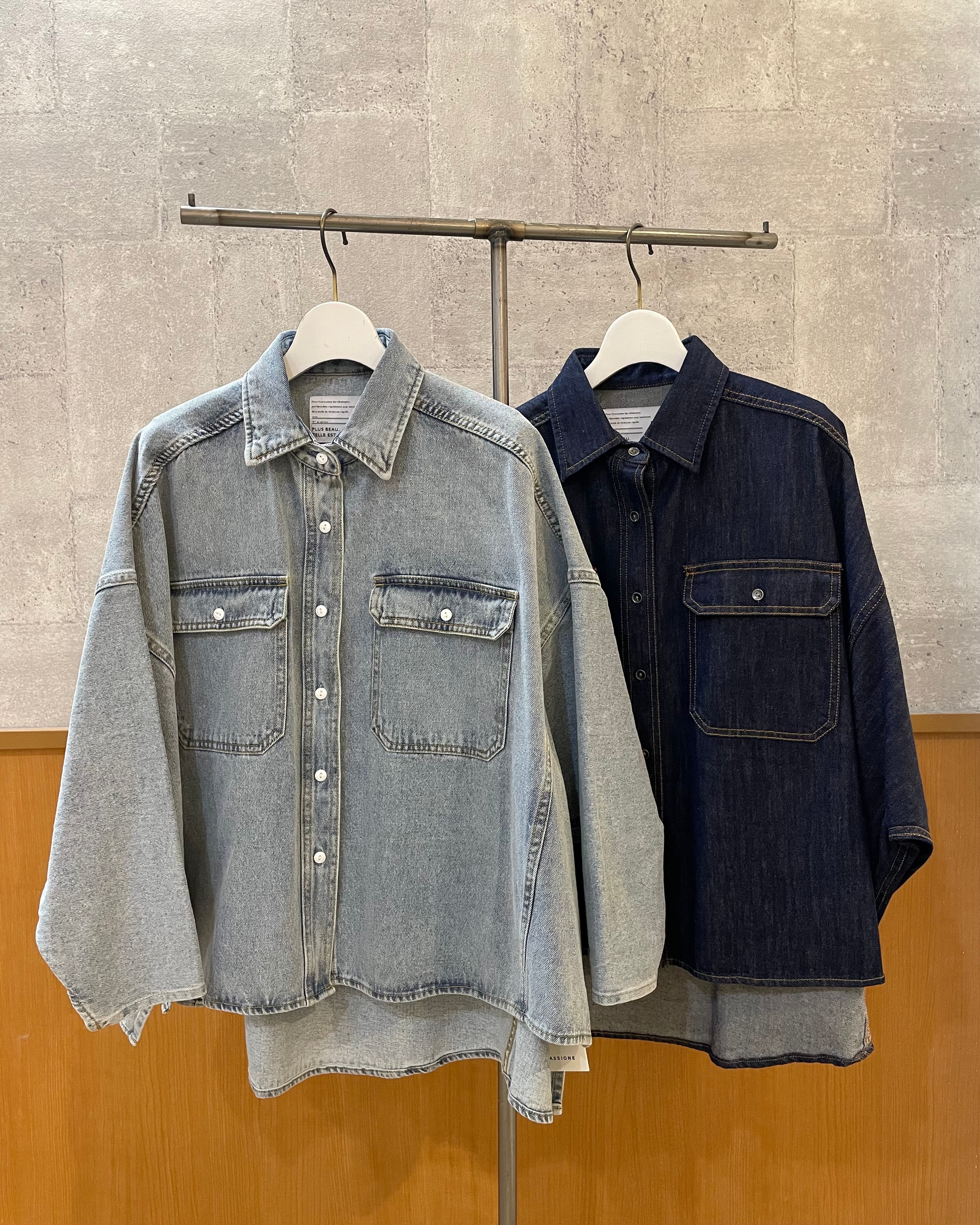 8月23日<br>PASSIONE<br>オーバーサイズデニムシャツ