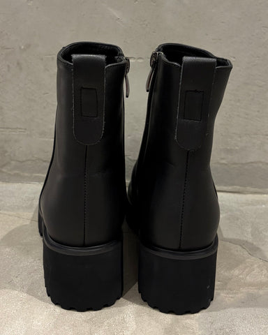 ATELIER BURGGE<br>サイドジップトラックブーツ