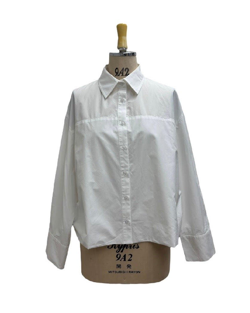 ayane予約<br> 裾立体タックシャツ