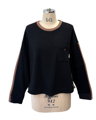 12月5日ライブayane<br>スター刺繍ボンバープルオーバー