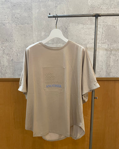 Praia<br> シルケット綿・ボックスロゴTシャツ