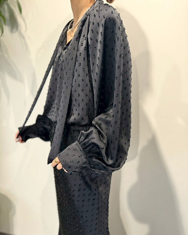 cafune<br>ドット刺繍ボウタイブラウス