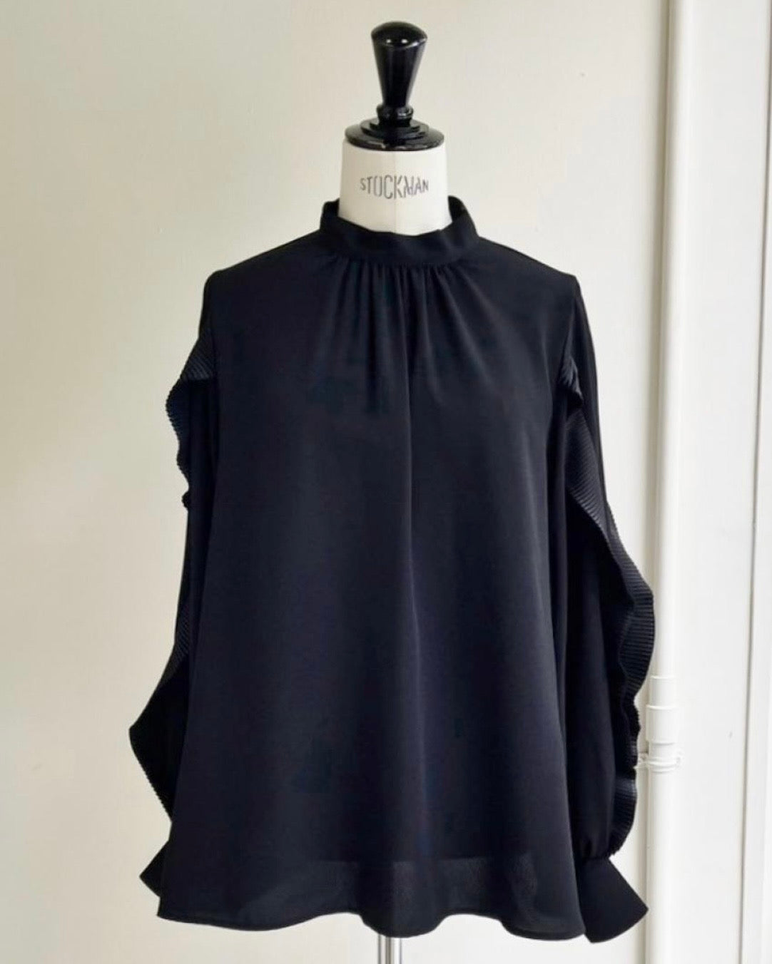 anana<br> 袖プリーツデザインジョーゼット2WAYブラウス